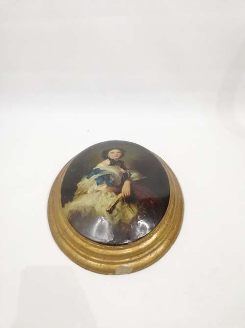 Beautiful vintage wall plagues highly detailed!!!!