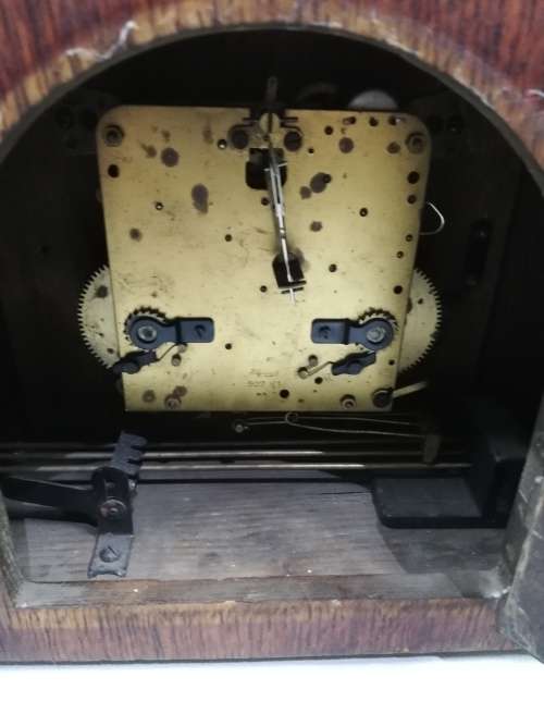 Beautiful vintage mantel Clock with key not tested!!!!!