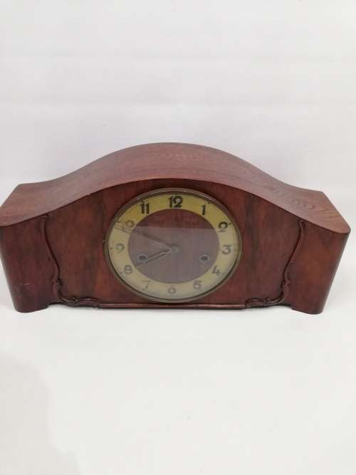 Beautiful vintage mantel Clock with key not tested!!!!!