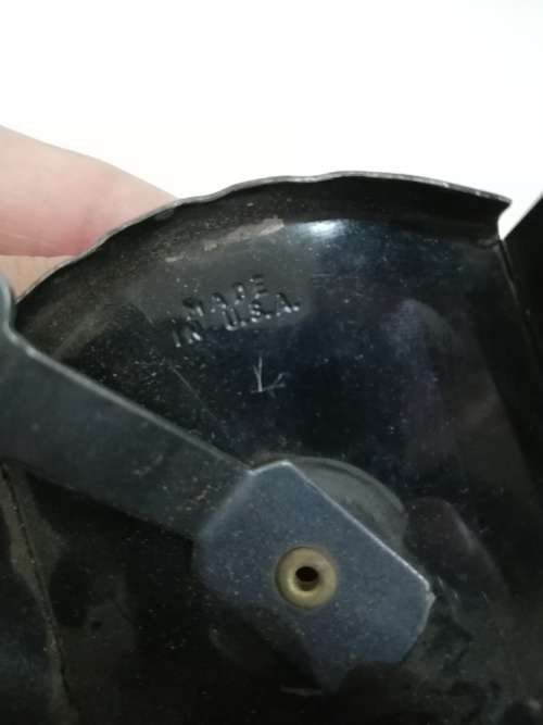 SUPER RARE TRAIN LOCOMOTIVE WITH CARRAGES WINDS UP WORKING MADE IN THE USA!!!