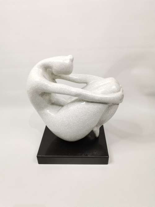 Absolutely stunning designer Marble Sculpture to heavy to ship collection only!!!!