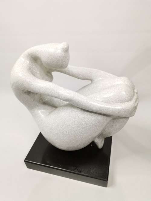 Absolutely stunning designer Marble Sculpture to heavy to ship collection only!!!!