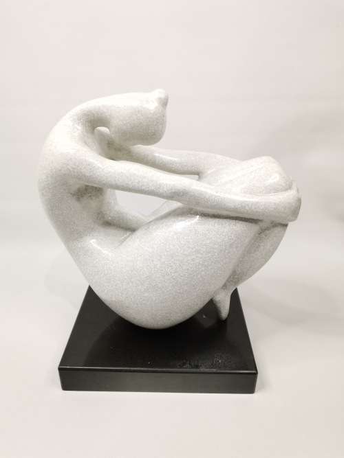 Absolutely stunning designer Marble Sculpture to heavy to ship collection only!!!!