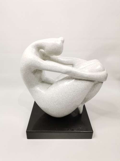 Absolutely stunning designer Marble Sculpture to heavy to ship collection only!!!!