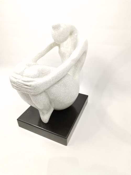 Absolutely stunning designer Marble Sculpture to heavy to ship collection only!!!!