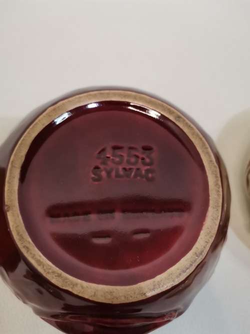 Beautiful SLYVAC MADE IN ENGLAND JARS BOD FOR ALL!! ! !!