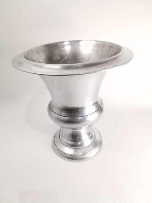 LARE 31CM TALL DISPLAY PIECE!!!!!