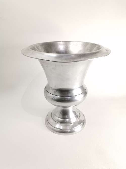 LARE 31CM TALL DISPLAY PIECE!!!!!