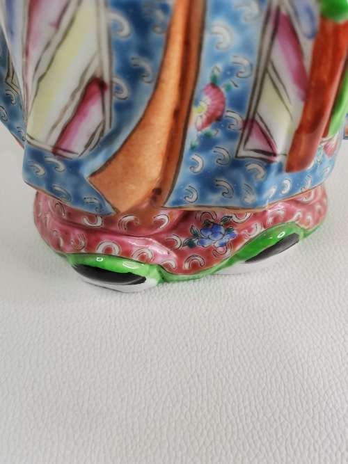 LARGE HIGHLY DETAILED CHINESE 34CM LARGE FIGURE NOT DAMAGED!!!!