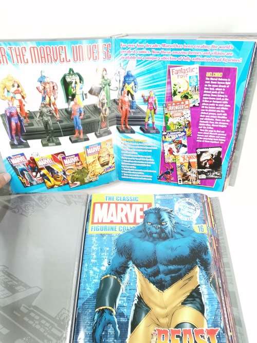 MARVEL FIGURINES COLLECTION BOOKs 1 TO 31 IN BOTH FOLDERS BID FOR ALL!!!!