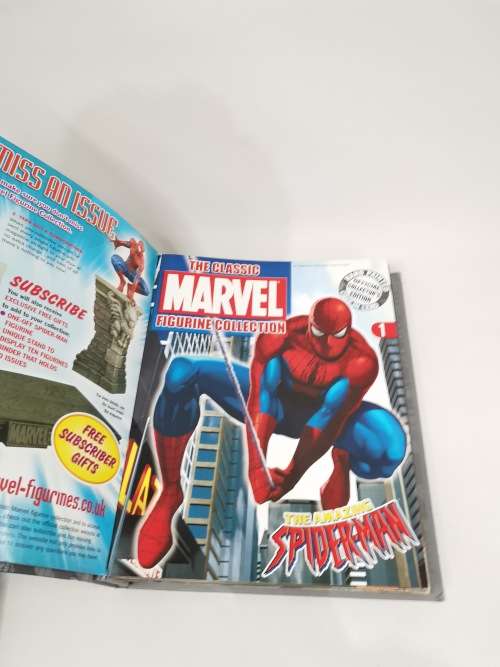 MARVEL FIGURINES COLLECTION BOOKs 1 TO 31 IN BOTH FOLDERS BID FOR ALL!!!!