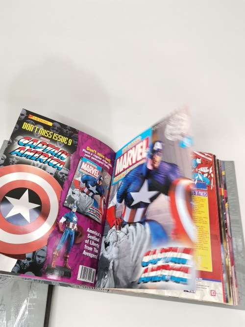 MARVEL FIGURINES COLLECTION BOOKs 1 TO 31 IN BOTH FOLDERS BID FOR ALL!!!!