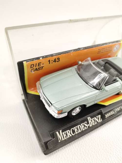 Mercedes Benz 350sl 1971 model die cast!!!!