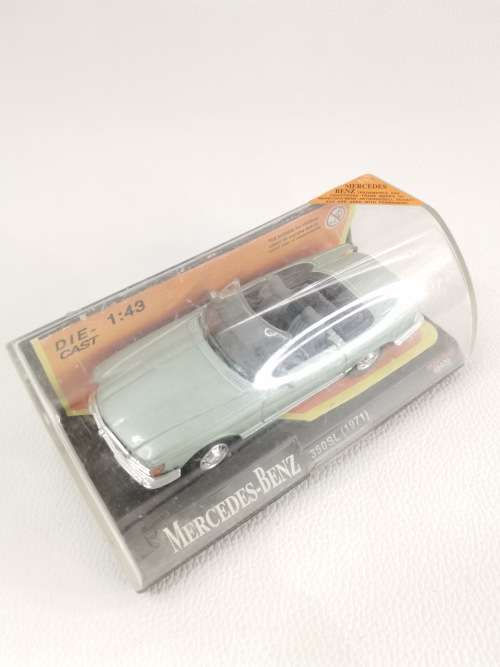 Mercedes Benz 350sl 1971 model die cast!!!!