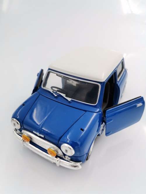 ORIGINAL DIE CAST MINI COOPER SCALE 1/18!!!!