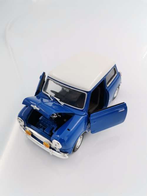 ORIGINAL DIE CAST MINI COOPER SCALE 1/18!!!!