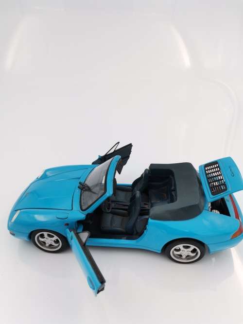 LARGE PORSCHE DIE CAST SCALE 1/18 HIGHLY DETAILED!!!!