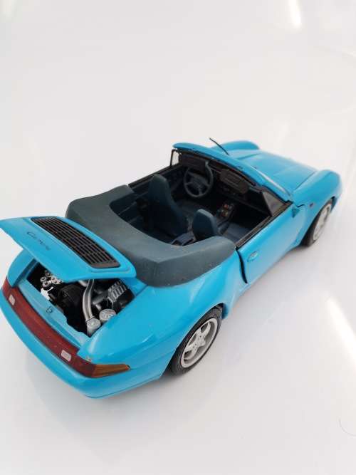 LARGE PORSCHE DIE CAST SCALE 1/18 HIGHLY DETAILED!!!!