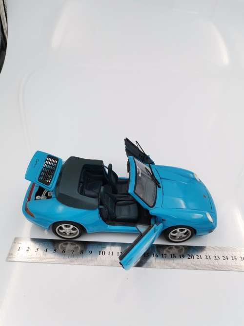 LARGE PORSCHE DIE CAST SCALE 1/18 HIGHLY DETAILED!!!!