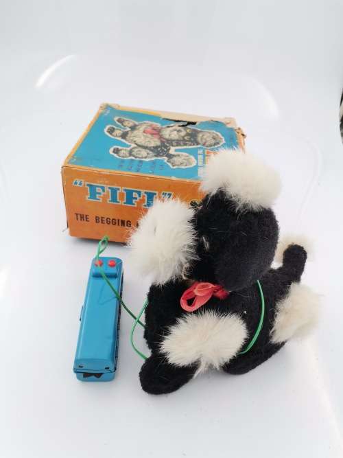 RARE FIFI BATTERY OPERATED REMOTE CONTROL POODLE NOT TESTED KRAMER TOYS!!!