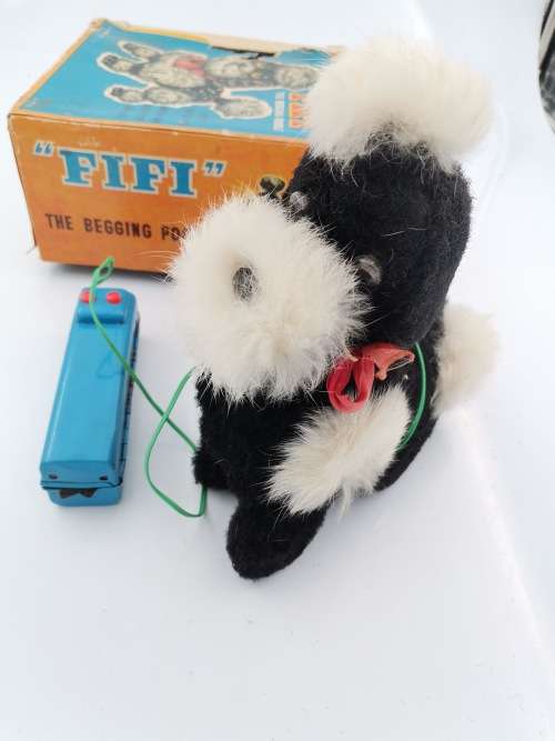 RARE FIFI BATTERY OPERATED REMOTE CONTROL POODLE NOT TESTED KRAMER TOYS!!!