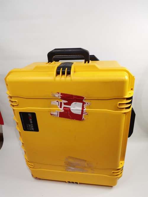 IM2720 STORM TRACK CASE YELLOW WATERPROOF CASE!!!