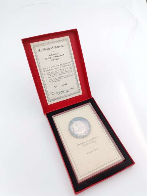 PURE SILVER RHODESIAN HISTORY MEDAL IN CASE!!!