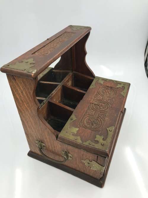 STUNNING LARGE VINTAGE WOODEN AND BRASS BOX 34CM TALL !!!