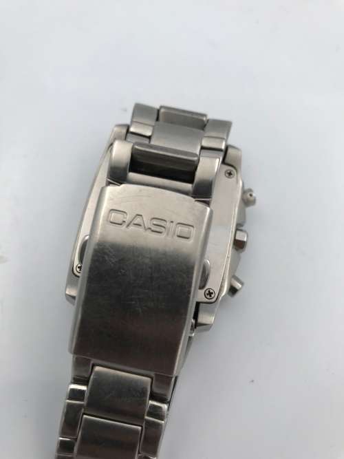 CASIO EDIFICE WR100M WATCH NOT TESTED NEEDS BATTERIES!!!