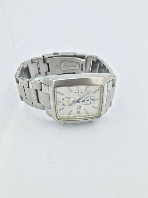 CASIO EDIFICE WR100M WATCH NOT TESTED NEEDS BATTERIES!!!