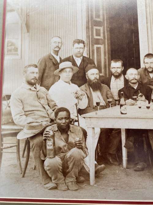 LARGE FRAMED PICTURES SIZE 80CM X 66CM !!!