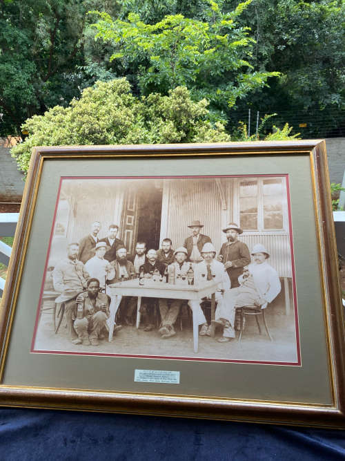 LARGE FRAMED PICTURES SIZE 80CM X 66CM !!!