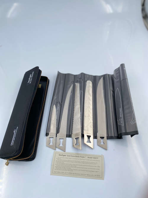 KERSAW BLADES IN CASE NO HADLE INCLUDED ONLY BLADES !!!!