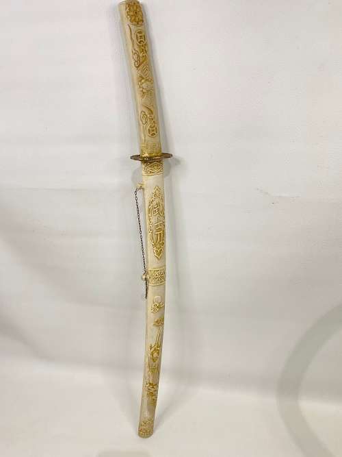 BEAUTIFUL HIGHLY DETAILED SWORD 80 CM MADE OF RESIN OR SOMESORT PF HARD MATERIAL!!!!