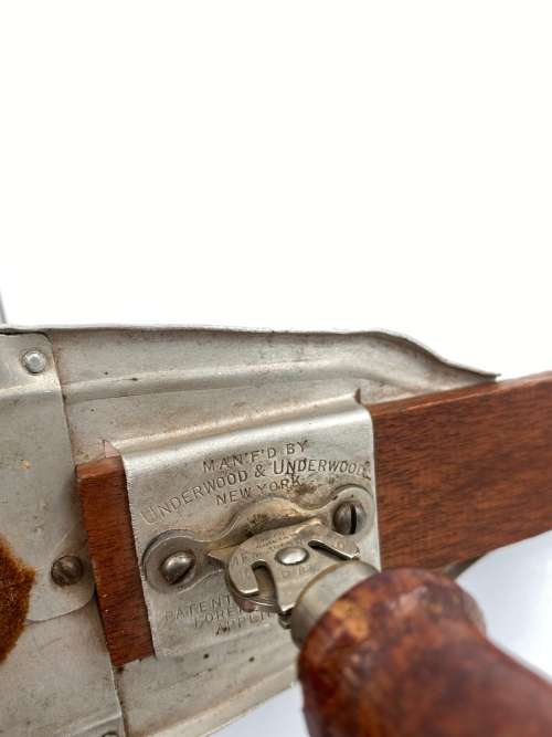 RARE ANTIQUE WOODEN VIEW MASTER MANUFACTURED BY UNDERWOOD NEW YORK !!!!