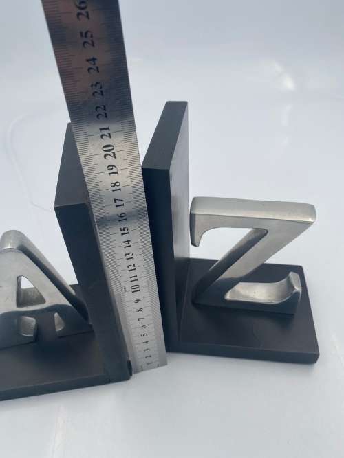 BEAUTIFUL A TO Z BOOKENDS!!!!!