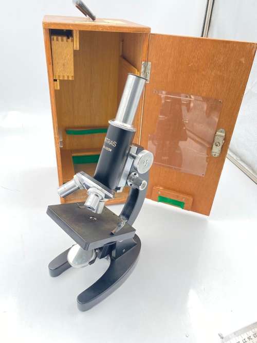 INTRAS MICROSCOPE IN WOODEN CASE (AS PER PICTURES)