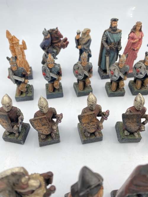 MEDEVIL CHESS SET MISSING ONLY 1 knight pawn as seen on pictures highly detailed!!!!!