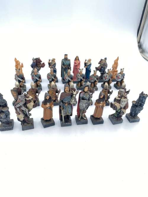 MEDEVIL CHESS SET MISSING ONLY 1 knight pawn as seen on pictures highly detailed!!!!!