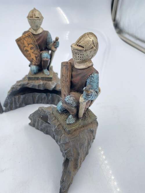 4 KNIGHTS FOR DISPLAY BID FOR ALL !!!!