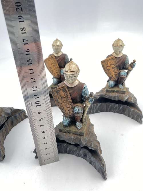 4 KNIGHTS FOR DISPLAY BID FOR ALL !!!!