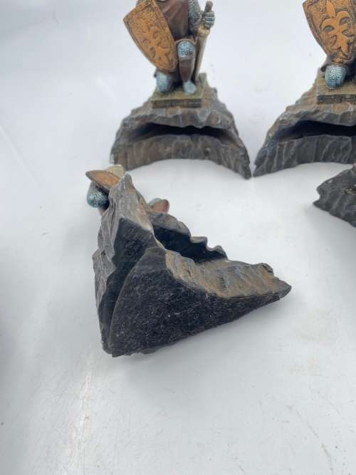 4 KNIGHTS FOR DISPLAY BID FOR ALL !!!!