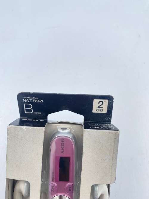 Sony Walkman MP3 player in box working!!!!