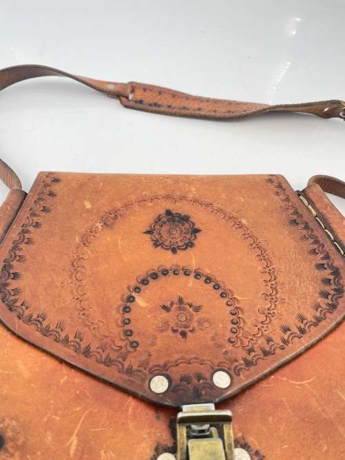 LARGE GENUINE LEATHER VINTAGE BAG !!!!