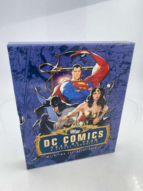 LARGE DC COMICS YEAR BY YEAR  A VISUAL CHRONICLE!!!!!
