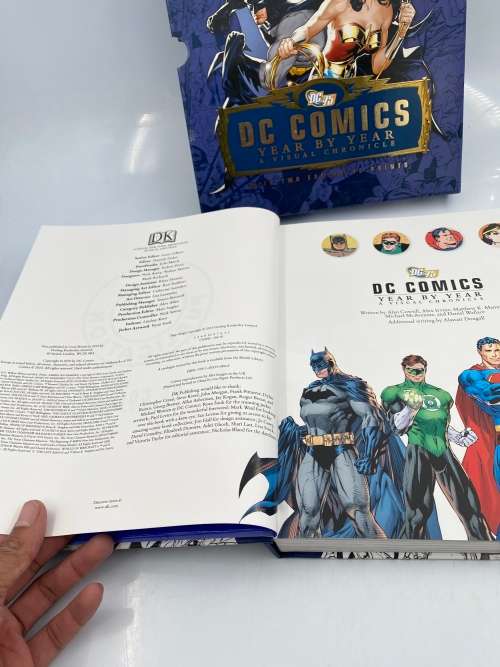 LARGE DC COMICS YEAR BY YEAR  A VISUAL CHRONICLE!!!!!