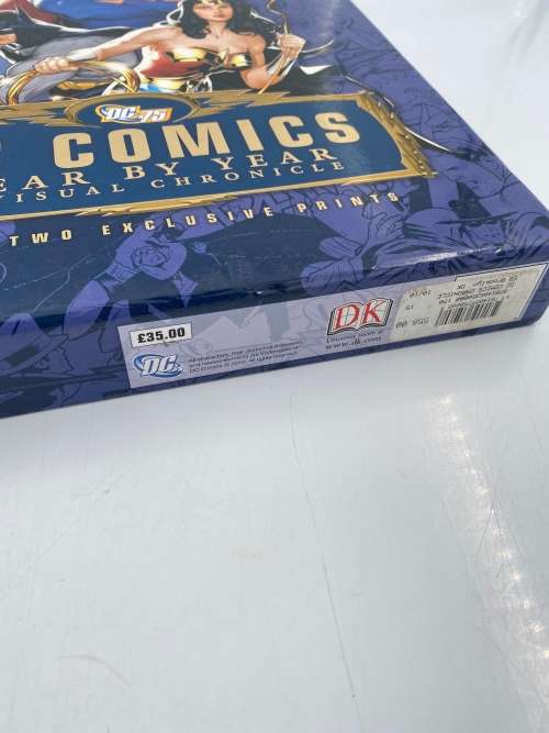 LARGE DC COMICS YEAR BY YEAR  A VISUAL CHRONICLE!!!!!