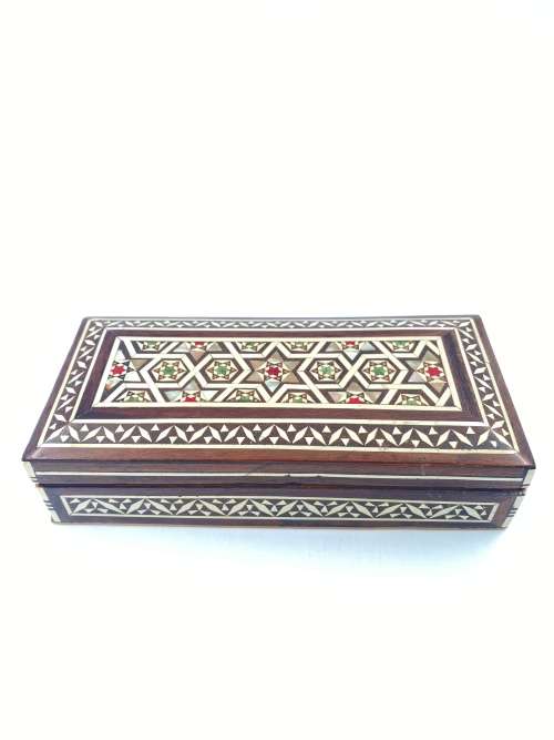 BEAUTIFUL WOODEN HIGHLY DETAILED INLAYS BOX