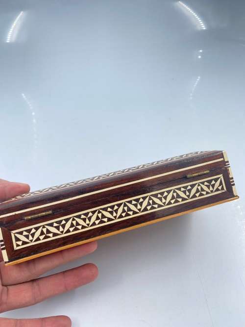 BEAUTIFUL WOODEN HIGHLY DETAILED INLAYS BOX