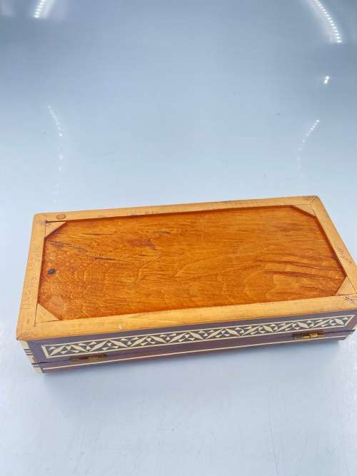 BEAUTIFUL WOODEN HIGHLY DETAILED INLAYS BOX